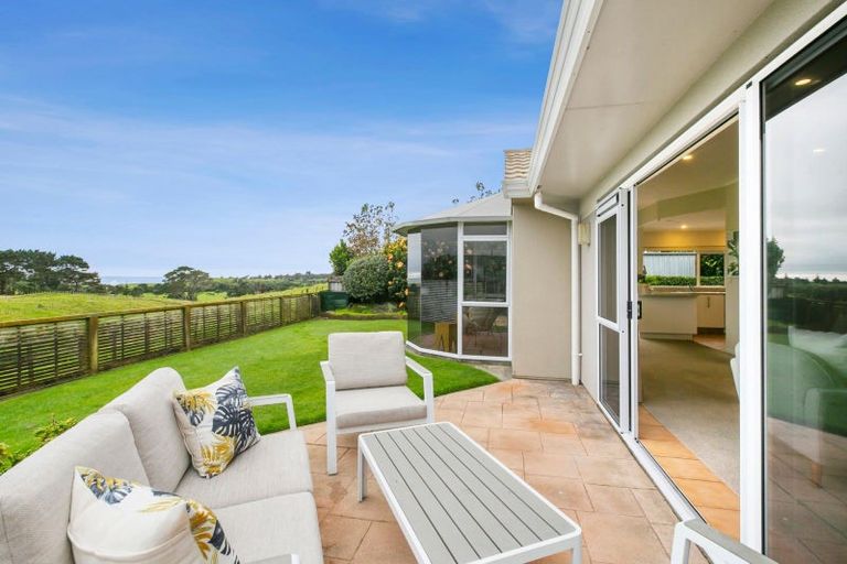 Photo of property in 11 Chatswood Grove, Fitzroy, New Plymouth, 4312
