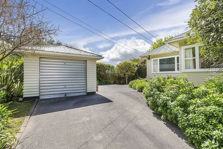 Photo of property in 31 Chester Road, Tawa, Wellington, 5028