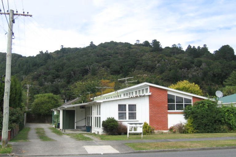 Photo of property in 1/55 Wilford Street, Wallaceville, Upper Hutt, 5018