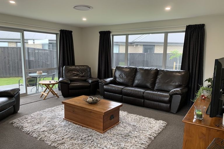 Photo of property in 8 Clarendon Place, Rangiora, 7400