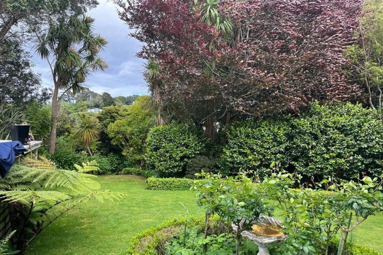 Photo of property in 11 Pendarves Street, New Plymouth, 4310