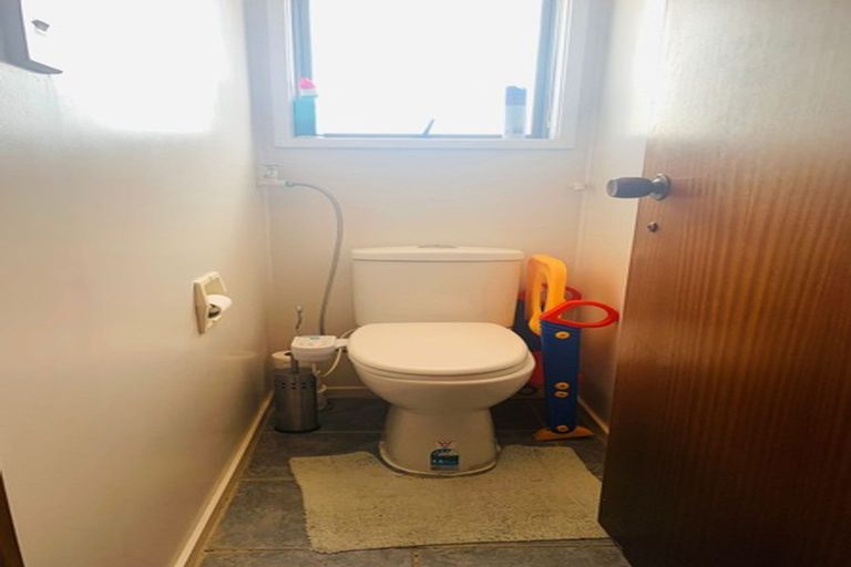 Photo of property in 60 Strid Road, Te Atatu South, Auckland, 0610