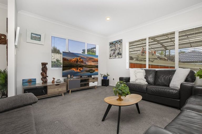 Photo of property in 10 Greta Place, Stanmore Bay, Whangaparaoa, 0932