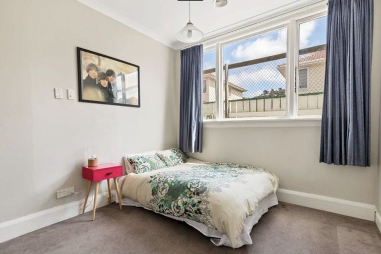 Photo of property in 119 Apu Crescent, Lyall Bay, Wellington, 6022