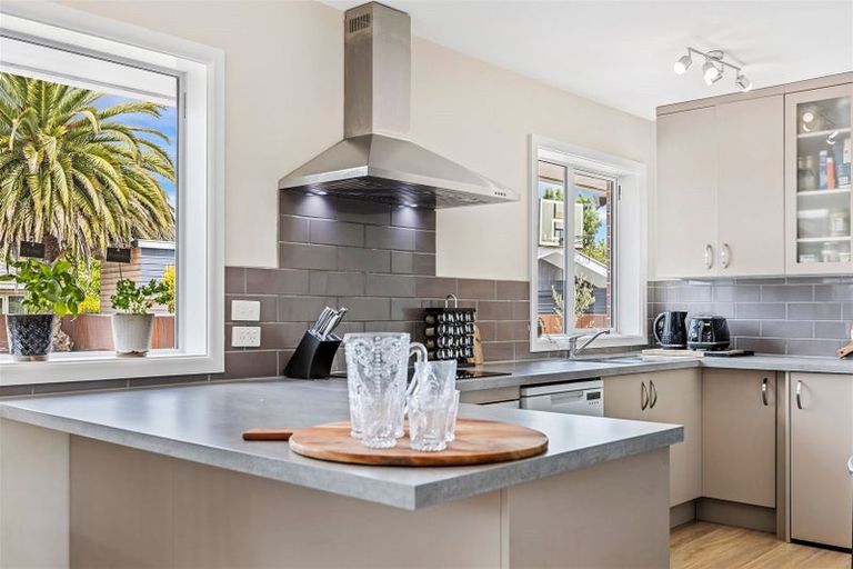 Photo of property in 95 Kendal Avenue, Burnside, Christchurch, 8053