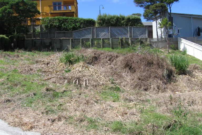 Photo of property in 18 Mariners View Road, Beach Haven, Auckland, 0626