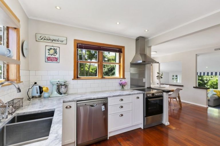 Photo of property in 27 Monowai Road, Johnsonville, Wellington, 6037