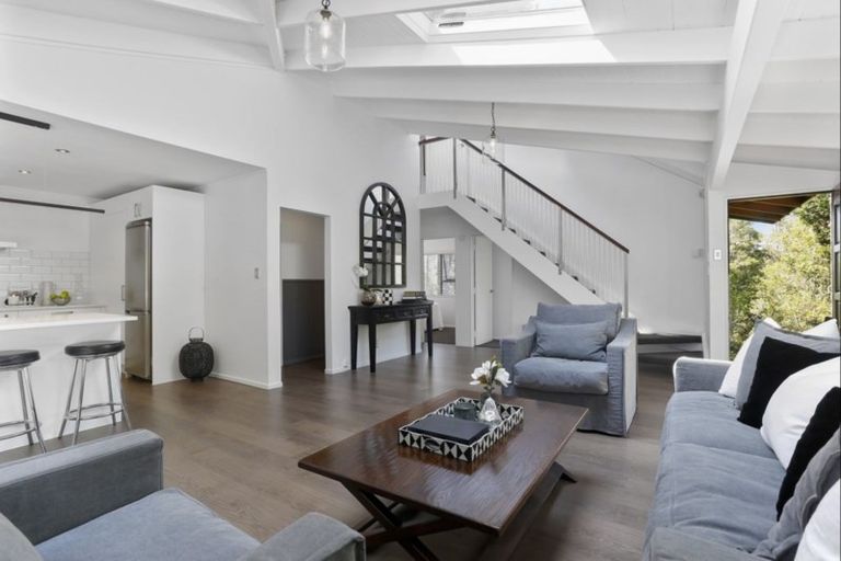 Photo of property in 3/57 Pupuke Road, Birkenhead, Auckland, 0627