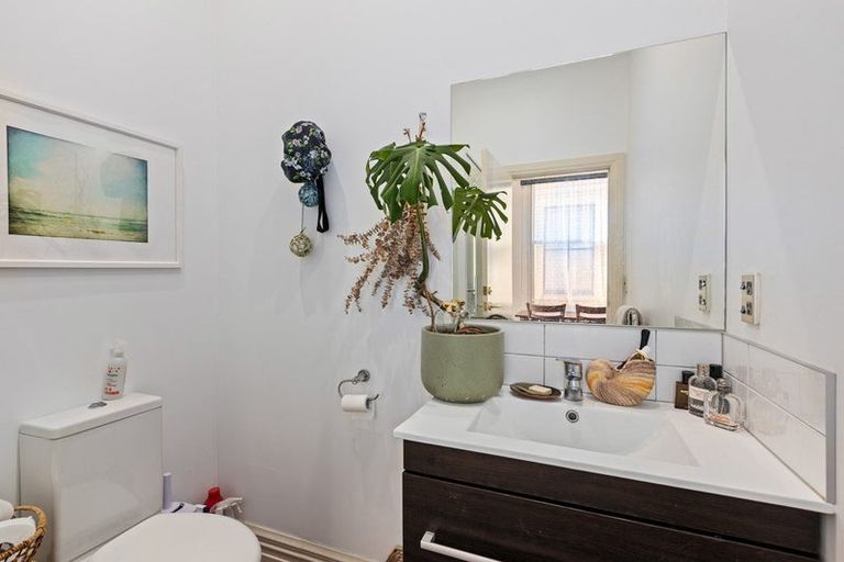 Photo of property in 5 Tonks Grove, Te Aro, Wellington, 6011