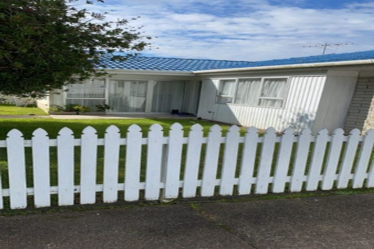 Photo of property in 24 Lingfield Street, Glenfield, Auckland, 0629