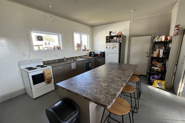 Photo of property in 11 Rolleston Street, Hokowhitu, Palmerston North, 4410