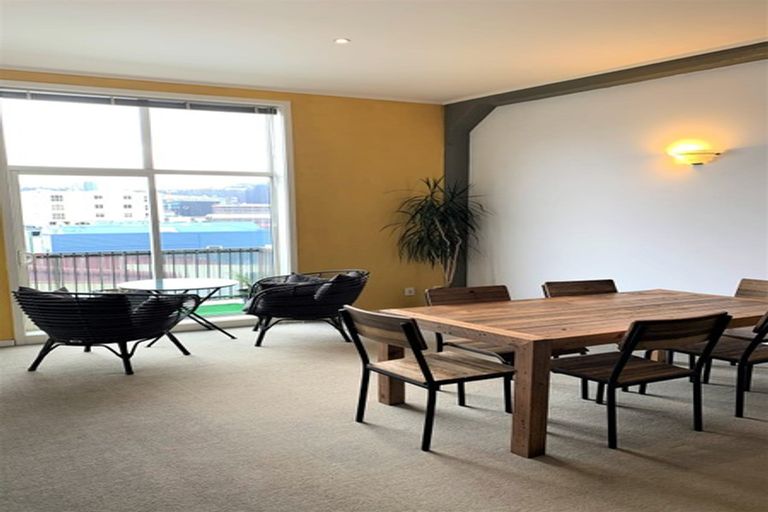 Photo of property in 12/37 Majoribanks Street, Mount Victoria, Wellington, 6011