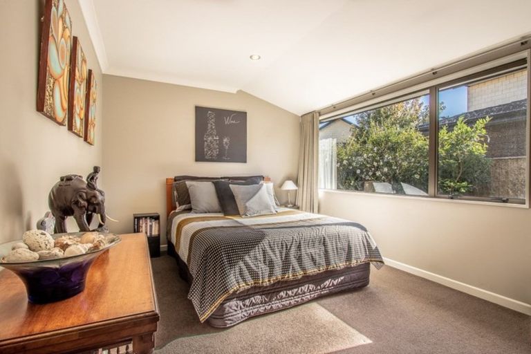 Photo of property in 17 Bluewater Place, Paraparaumu, 5032