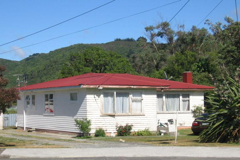 Photo of property in 16 Whangakoko Grove, Birchville, Upper Hutt, 5018