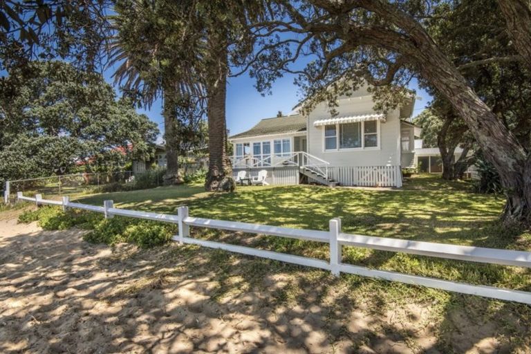 Photo of property in 14 Arawa Avenue, Devonport, Auckland, 0624