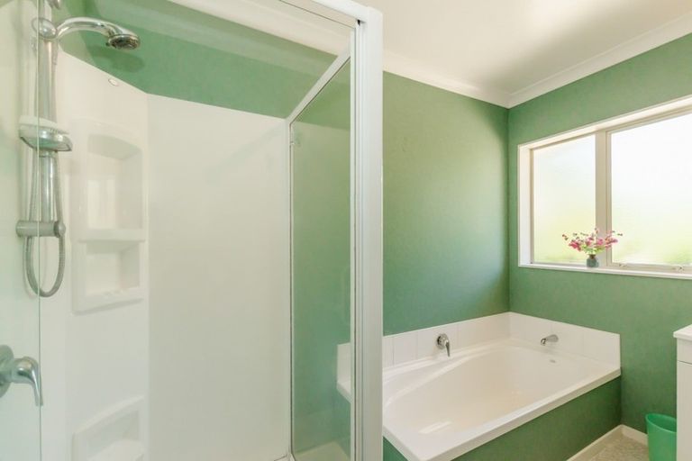 Photo of property in 88 Weggery Drive, Waikanae Beach, Waikanae, 5036