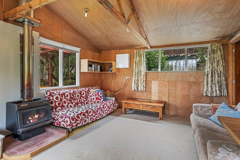 Photo of property in 11 James Street, Waikawa Beach, Manakau, 5573