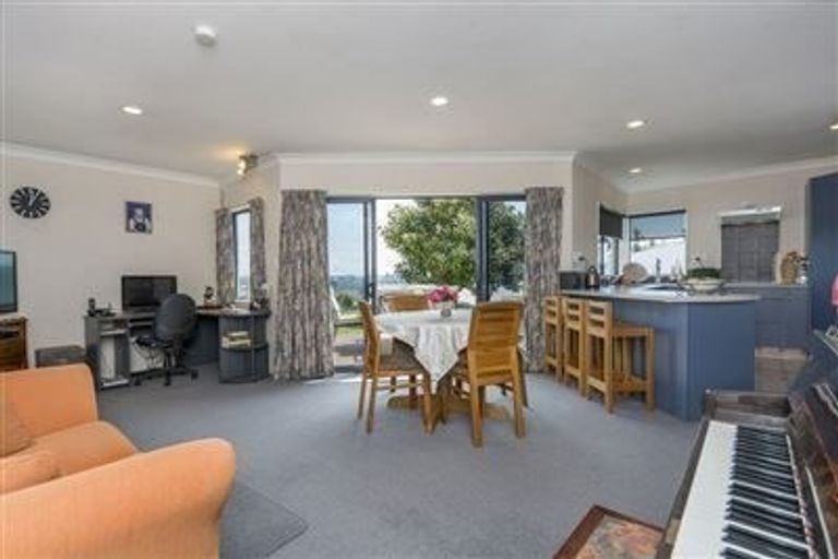 Photo of property in 16 Corwen Avenue, Hairini, Tauranga, 3112