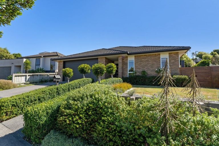 Photo of property in 20 Tongariro Drive, Aotea, Porirua, 5024