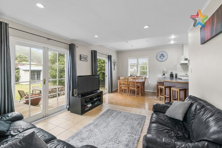 Photo of property in 11 Godley Street, Waterloo, Lower Hutt, 5011