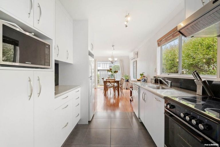 Photo of property in 57 Archmillen Avenue, Pakuranga Heights, Auckland, 2010