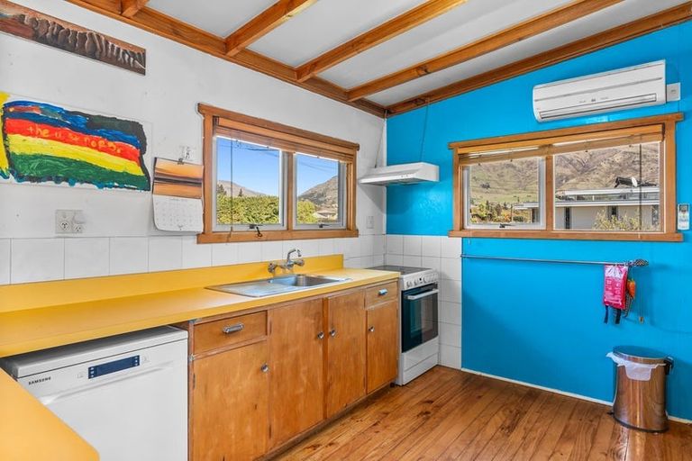 Photo of property in 93 Upton Street, Wanaka, 9305