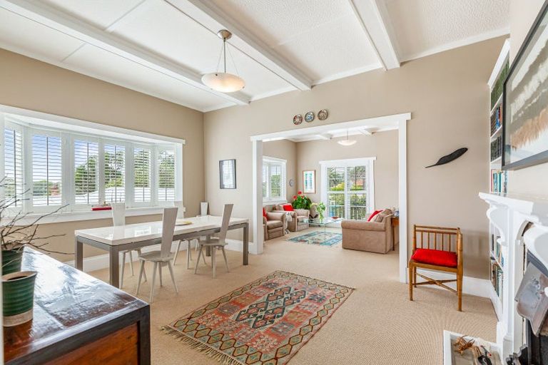 Photo of property in 22 Stanley Point Road, Stanley Point, Auckland, 0624