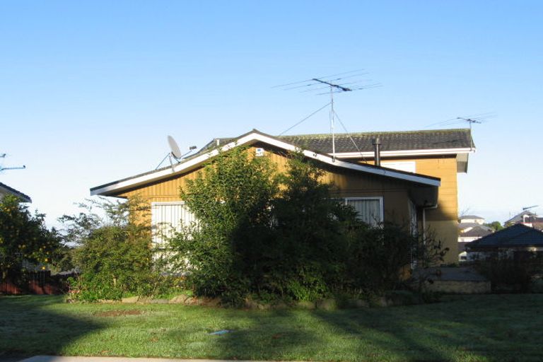 Photo of property in 15 Banksia Place, Goodwood Heights, Auckland, 2105