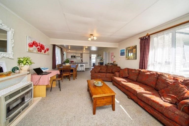 Photo of property in 40 Puriri Street, Hawera, 4610