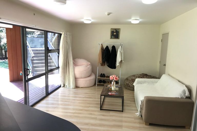 Photo of property in 6/3 The Avenue, Albany, Auckland, 0632