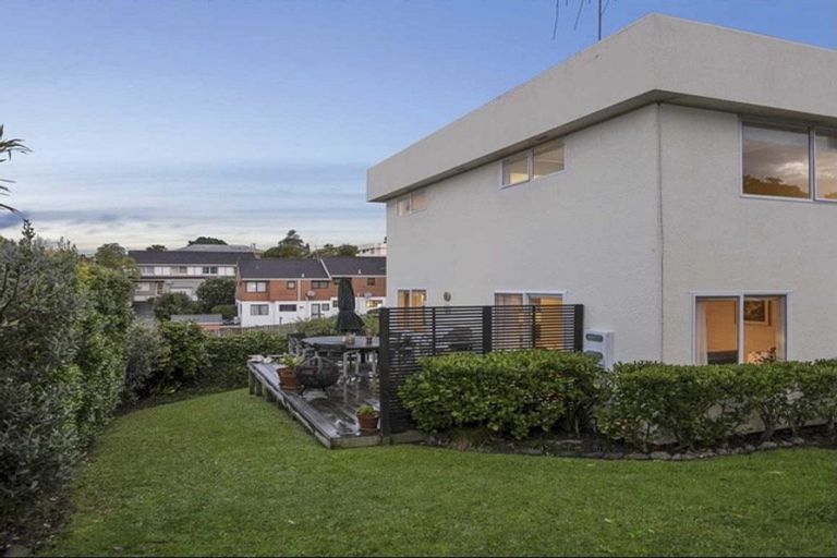 Photo of property in 29/24 Eastglen Road, Glen Eden, Auckland, 0602