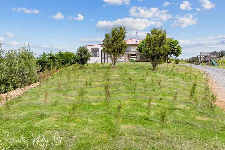 Photo of property in 178 Heatley Road, Whakapirau, Maungaturoto, 0583