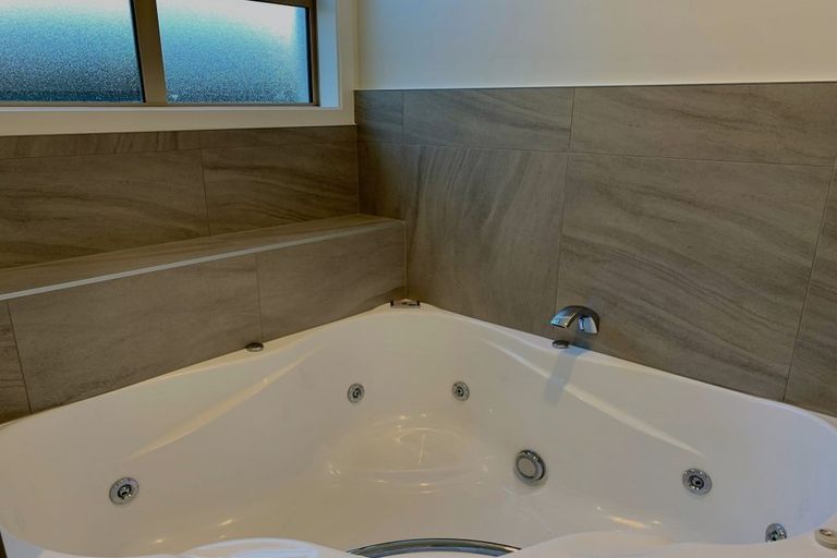 Photo of property in 323 Cambridge Terrace, Christchurch Central, Christchurch, 8013