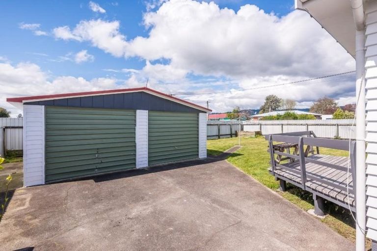 Photo of property in 15 Bledisloe Street, Levin, 5510