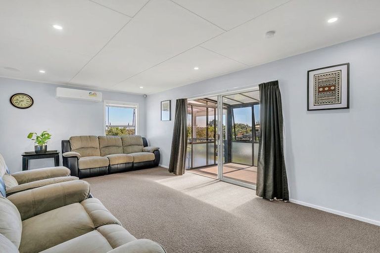 Photo of property in 71 Arahura Crescent, Waitangirua, Porirua, 5024