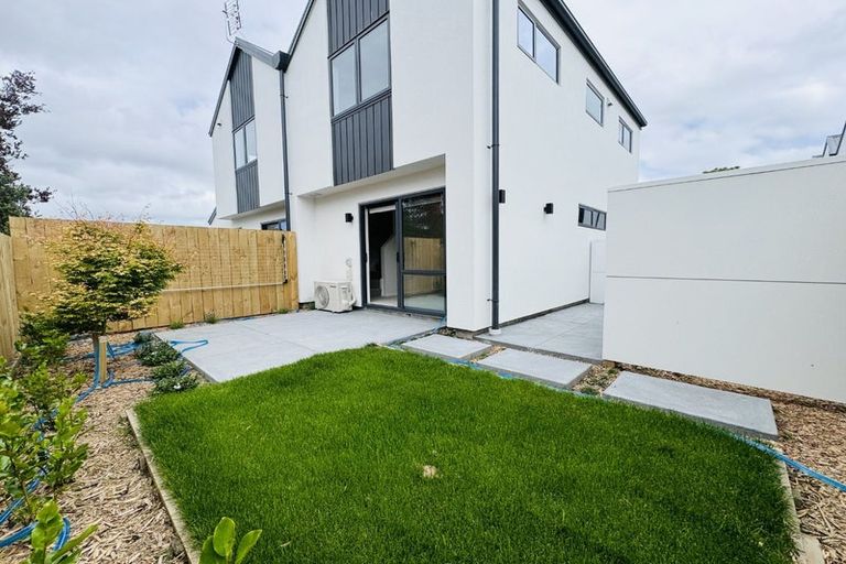 Photo of property in 2/9a Maronan Street, Woolston, Christchurch, 8023