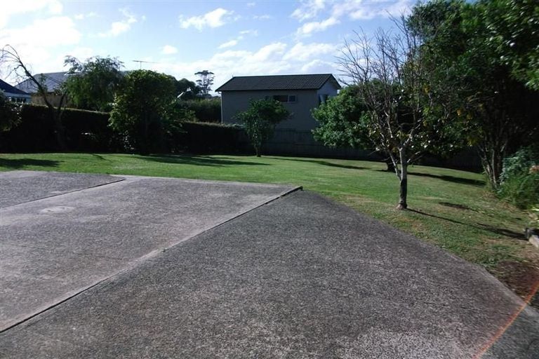 Photo of property in 17 Rakino Avenue, Manly, Whangaparaoa, 0930