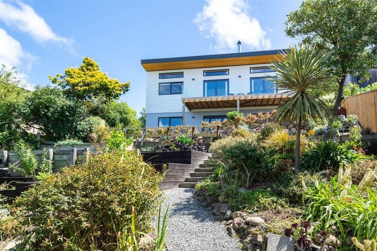 Photo of property in 11 Mortens Lane, Mount Pleasant, Christchurch, 8081
