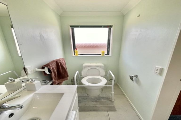 Photo of property in 17 Phar Lap Grove, Trentham, Upper Hutt, 5018