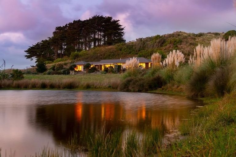 Photo of property in 97 Raukawa Road, Peka Peka, Waikanae, 5391