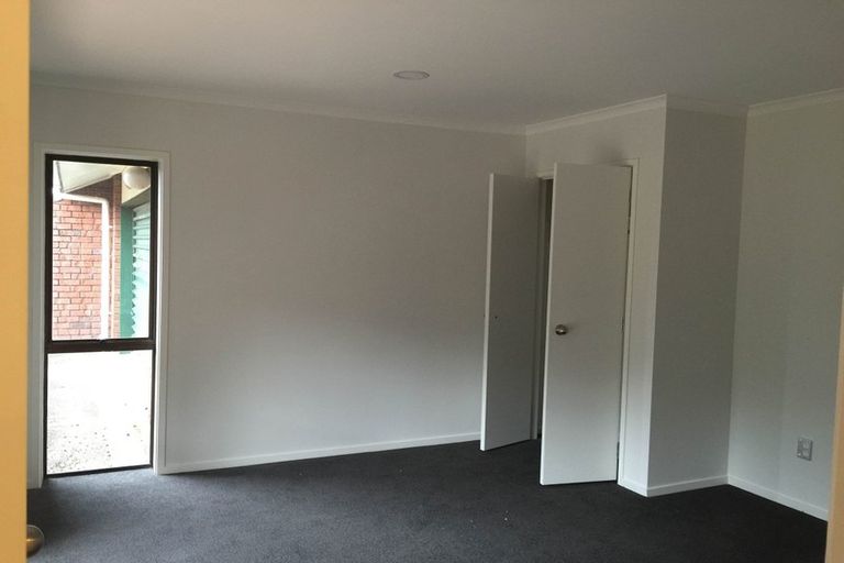 Photo of property in 14 Loloma Drive, Half Moon Bay, Auckland, 2012