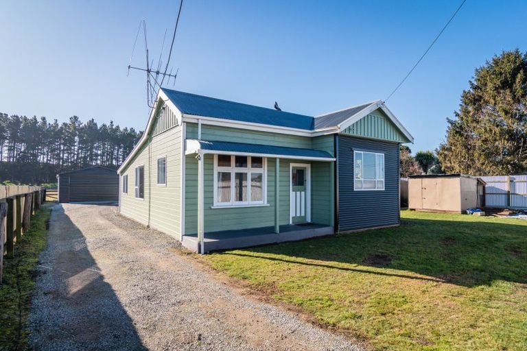 Photo of property in 24 Queen Street, Pareora, 7912