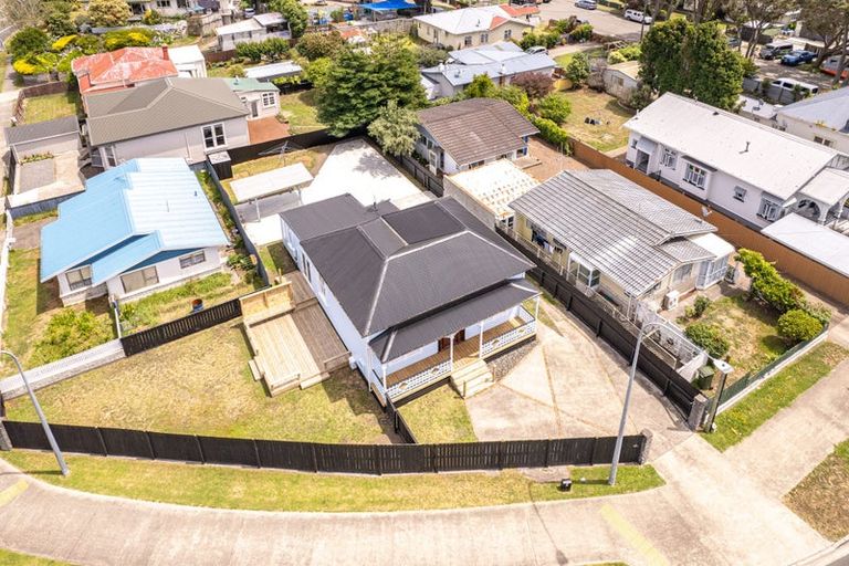 Photo of property in 65 Carlton Avenue, Gonville, Wanganui, 4501