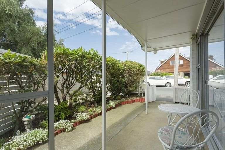 Photo of property in 160 Macandrew Road, South Dunedin, Dunedin, 9012