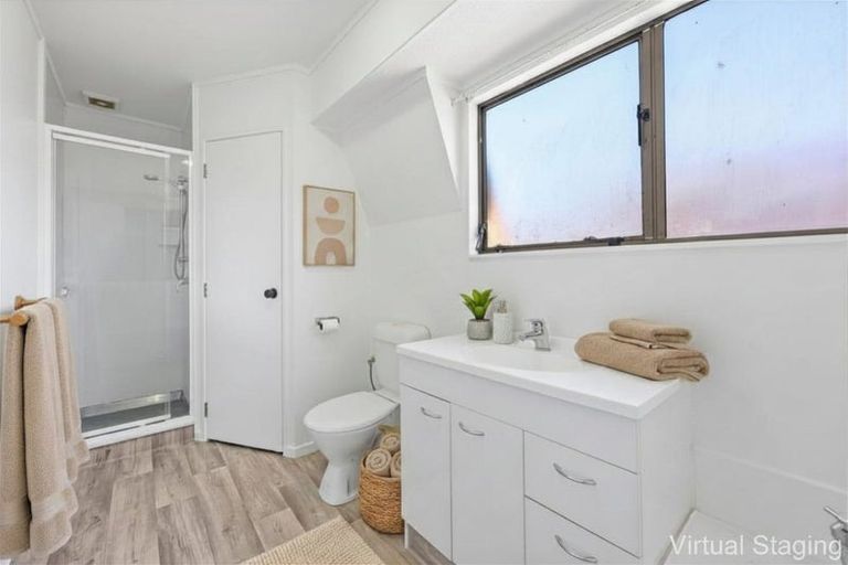 Photo of property in 2/33 Curacao Place, Half Moon Bay, Auckland, 2012
