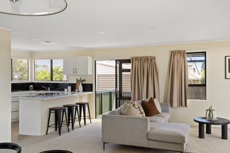 Photo of property in 51 Gilbass Avenue, Hamilton Lake, Hamilton, 3204