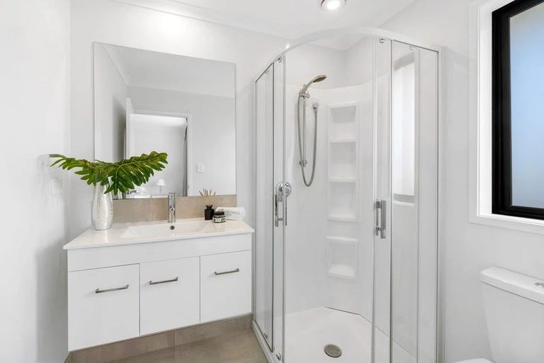 Photo of property in 46 Pacific Heights Road, Orewa, 0931