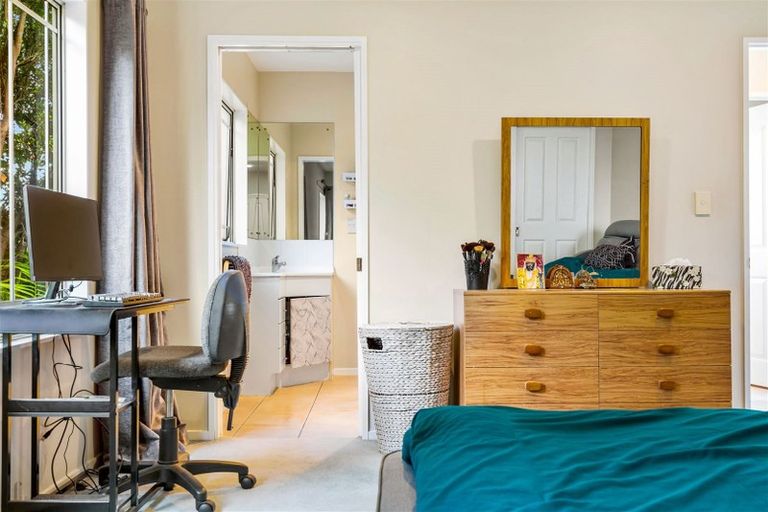 Photo of property in 147b Hobsonville Road, West Harbour, Auckland, 0618