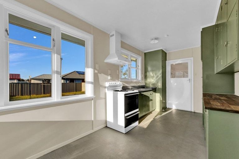 Photo of property in 32 Carisbrooke Street, Aranui, Christchurch, 8061