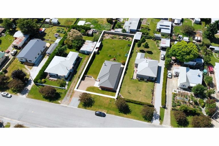 Photo of property in 25 Thomas Street, Ranfurly, 9332